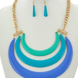 GOLD TONE & BLUE STATEMENT NECKLACE SET